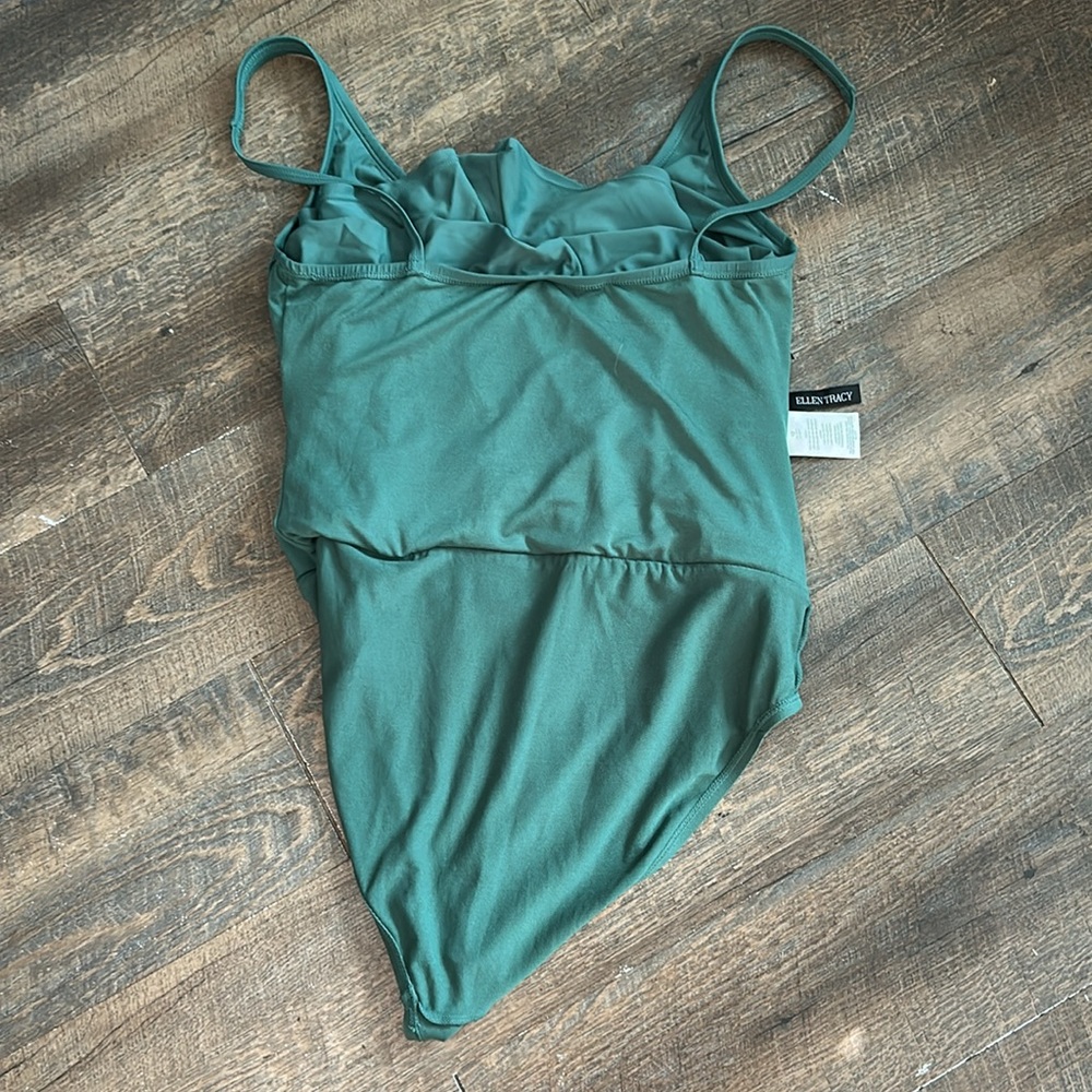 Ellen Tracy Women’s One‎ piece swimsuit Romper Size 12 Sage Green - Picture 5 of 6
